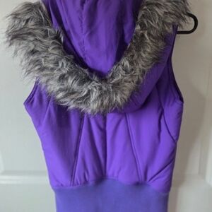 Lorna Jane Purple Hooded Vest With Removable Faux Fur Trim